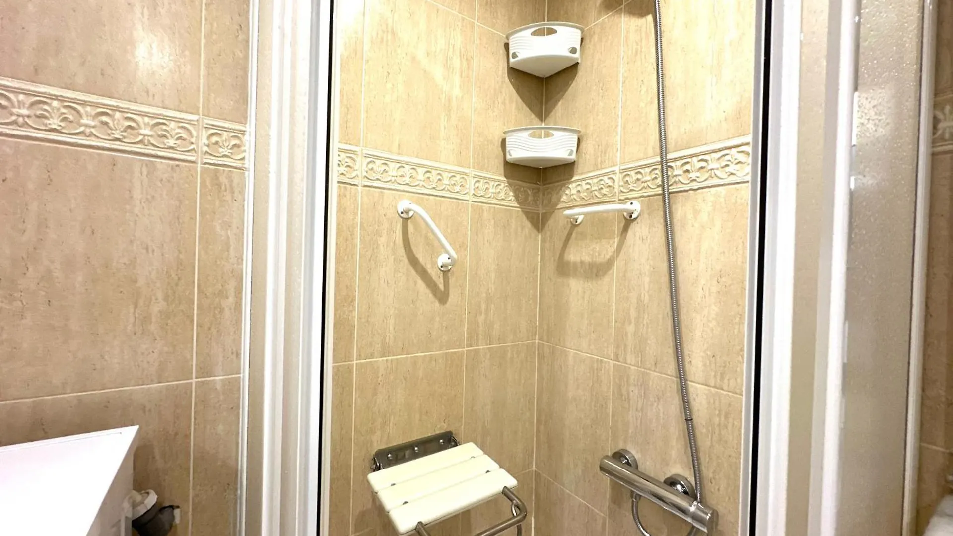 Apartamento San3 - Reformado, Centro A 50 Metros, Wifi, Torremolinos
